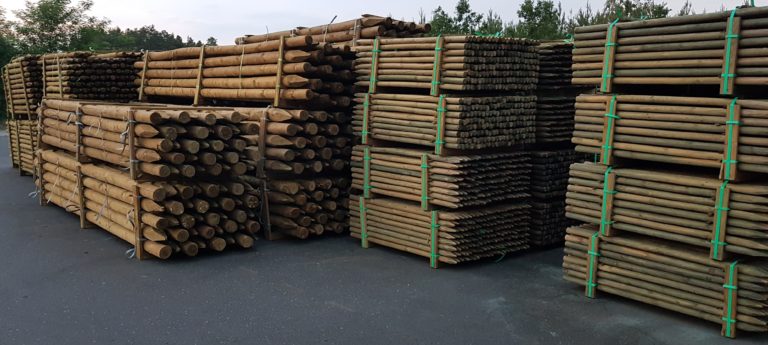 Pine Electrical Poles Timber From Poland with vacuum pressure impregnation treatment British Standard